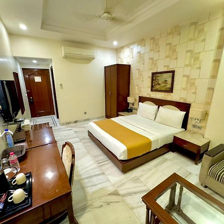 Hotel Florence Inn, Karol Bagh, New Delhi, 2 Min From Metro מראה חיצוני תמונה