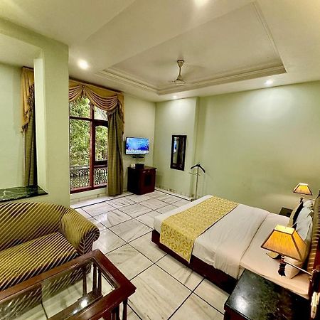 Hotel Florence Inn, Karol Bagh, New Delhi, 2 Min From Metro מראה חיצוני תמונה
