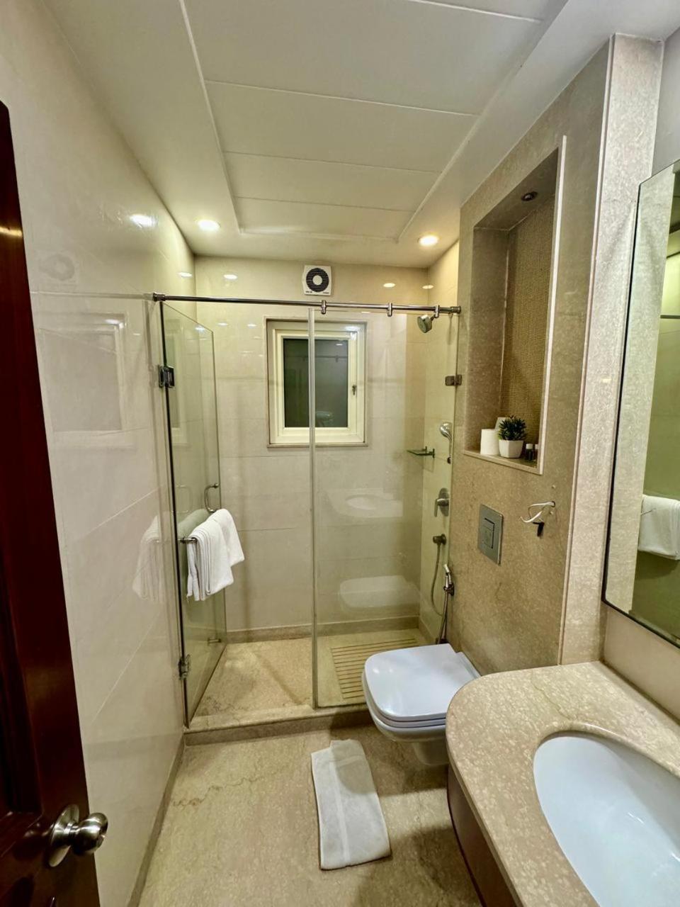 Hotel Florence Inn, Karol Bagh, New Delhi, 2 Min From Metro מראה חיצוני תמונה