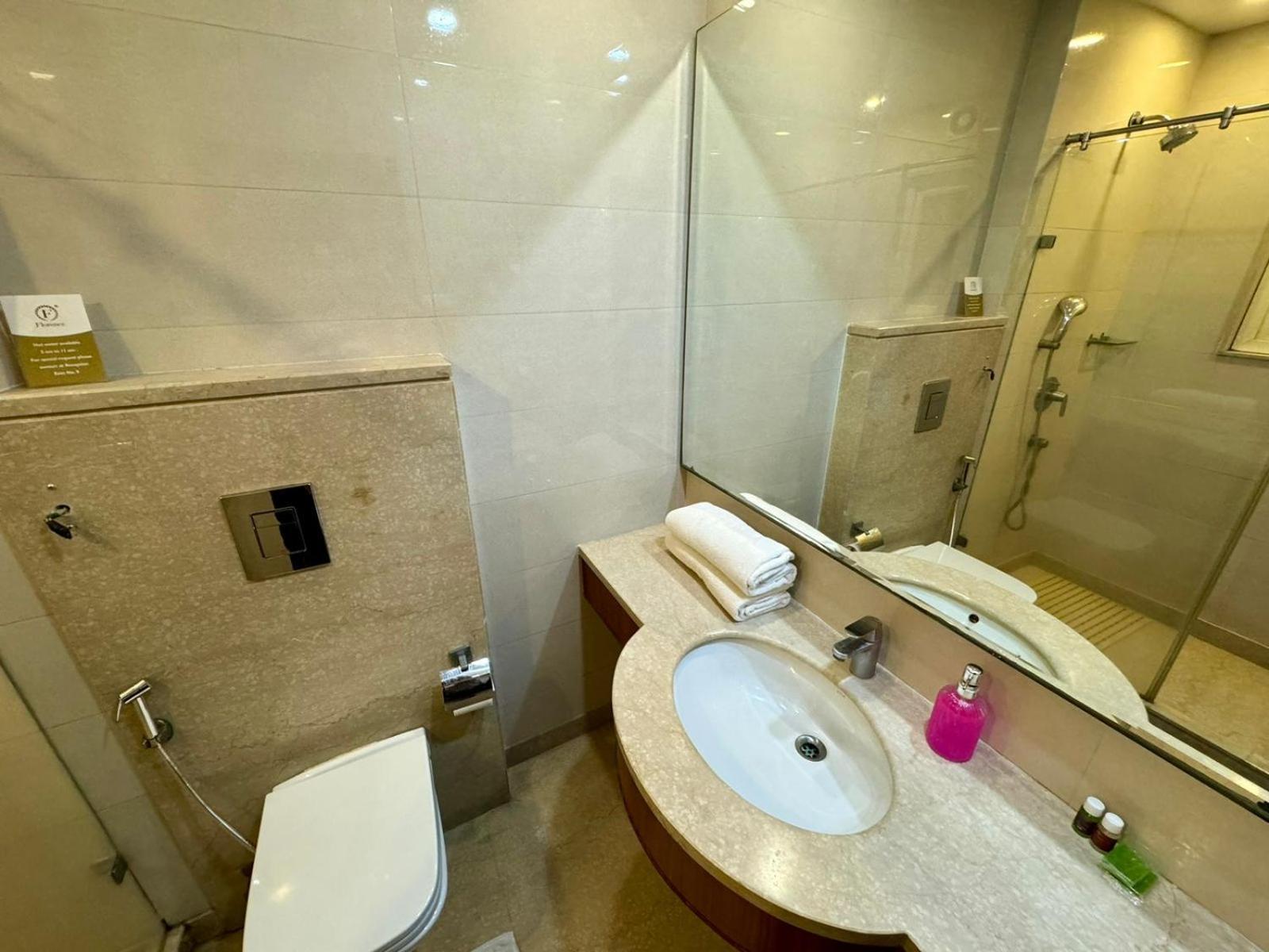 Hotel Florence Inn, Karol Bagh, New Delhi, 2 Min From Metro מראה חיצוני תמונה