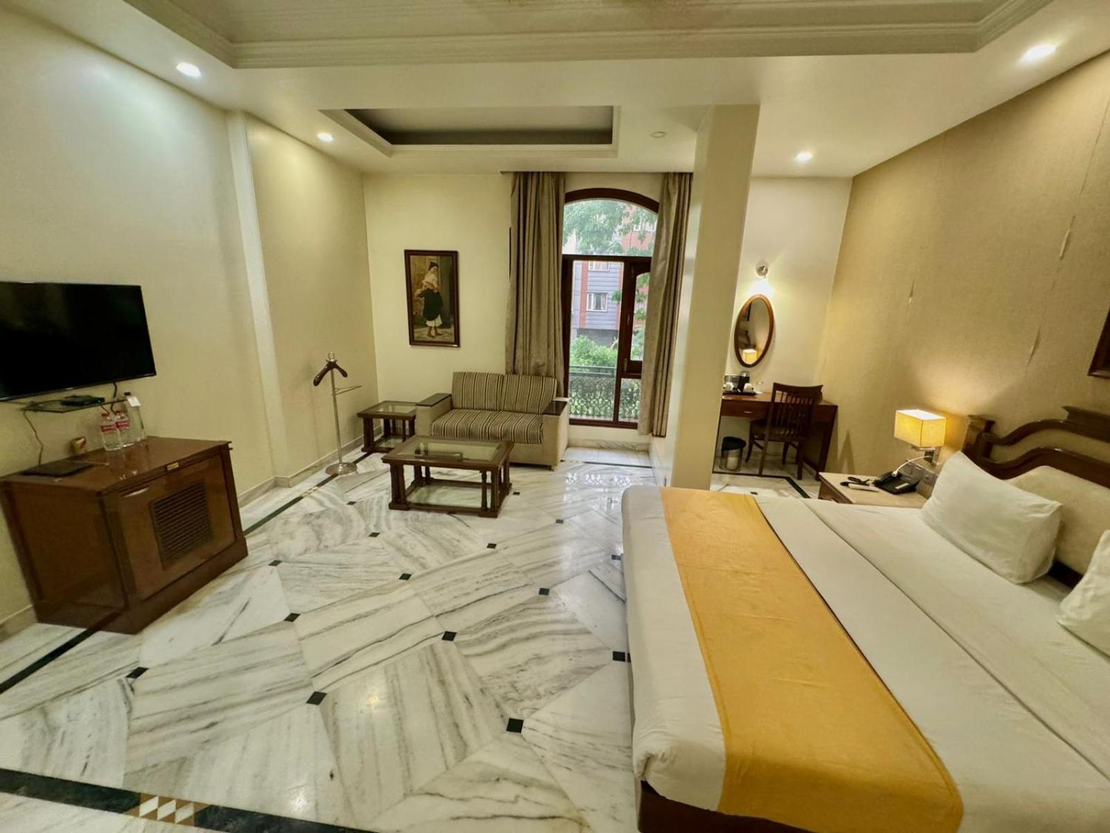 Hotel Florence Inn, Karol Bagh, New Delhi, 2 Min From Metro מראה חיצוני תמונה