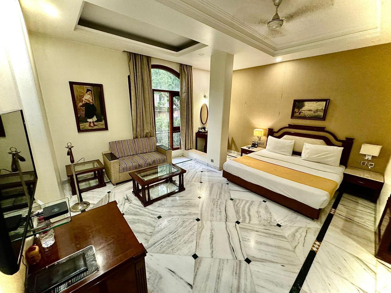 Hotel Florence Inn, Karol Bagh, New Delhi, 2 Min From Metro מראה חיצוני תמונה