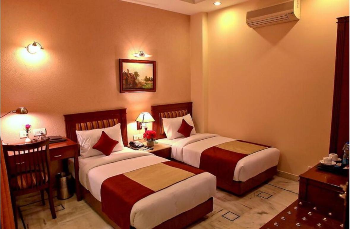 Hotel Florence Inn, Karol Bagh, New Delhi, 2 Min From Metro מראה חיצוני תמונה