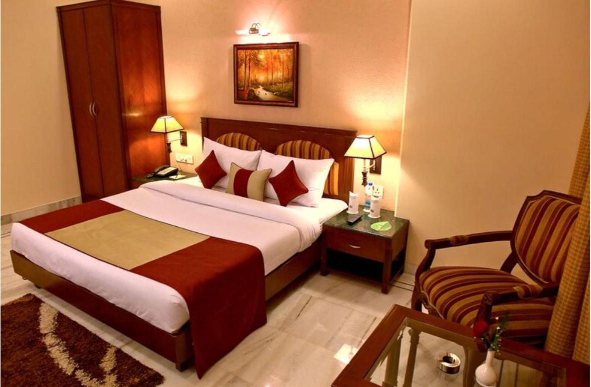Hotel Florence Inn, Karol Bagh, New Delhi, 2 Min From Metro מראה חיצוני תמונה