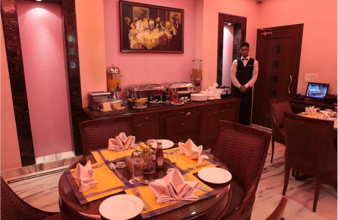 Hotel Florence Inn, Karol Bagh, New Delhi, 2 Min From Metro מראה חיצוני תמונה