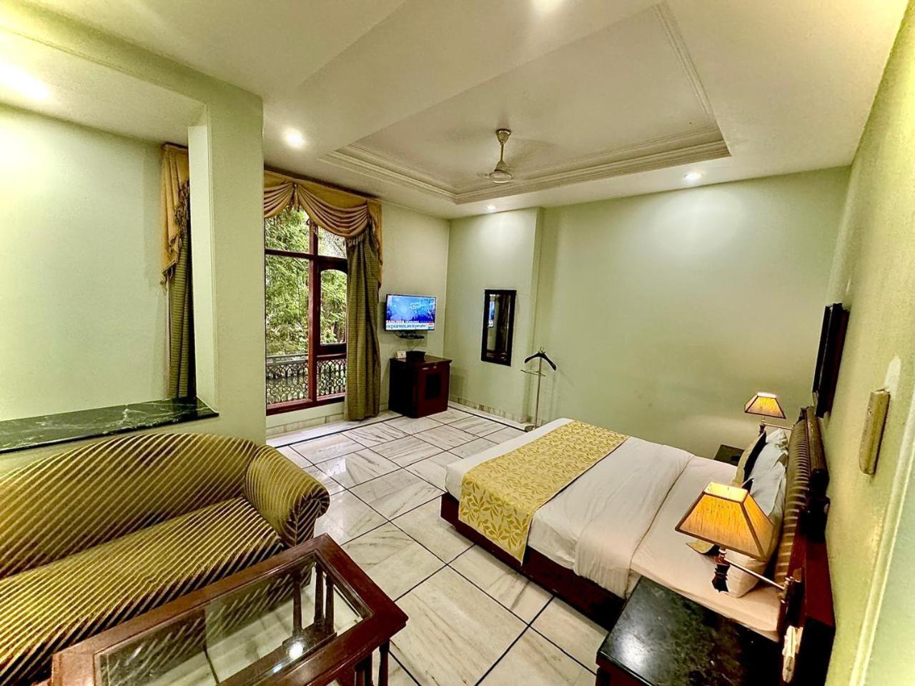 Hotel Florence Inn, Karol Bagh, New Delhi, 2 Min From Metro מראה חיצוני תמונה